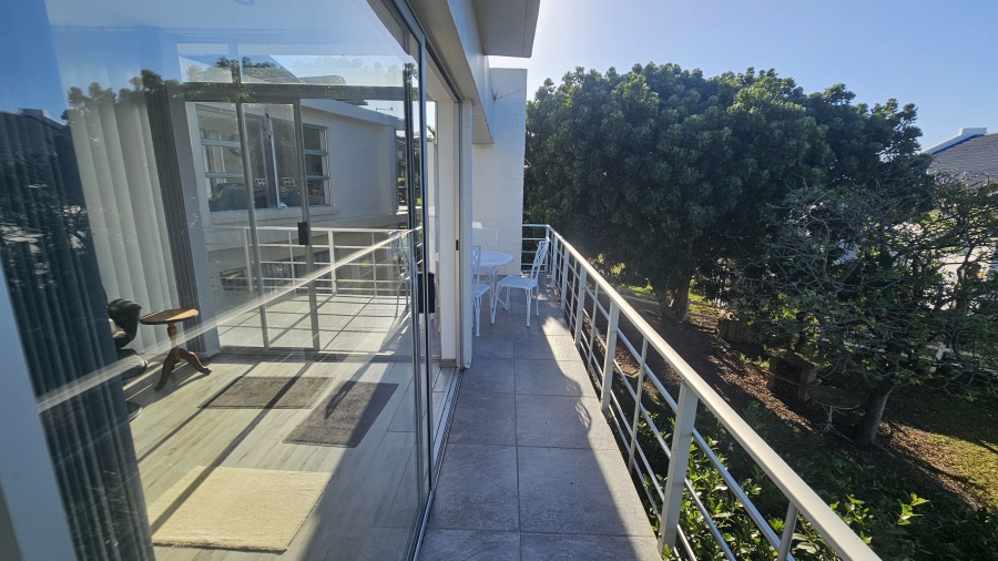 3 Bedroom Property for Sale in Wavecrest Eastern Cape